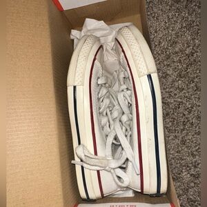 Toddler size 11 converse